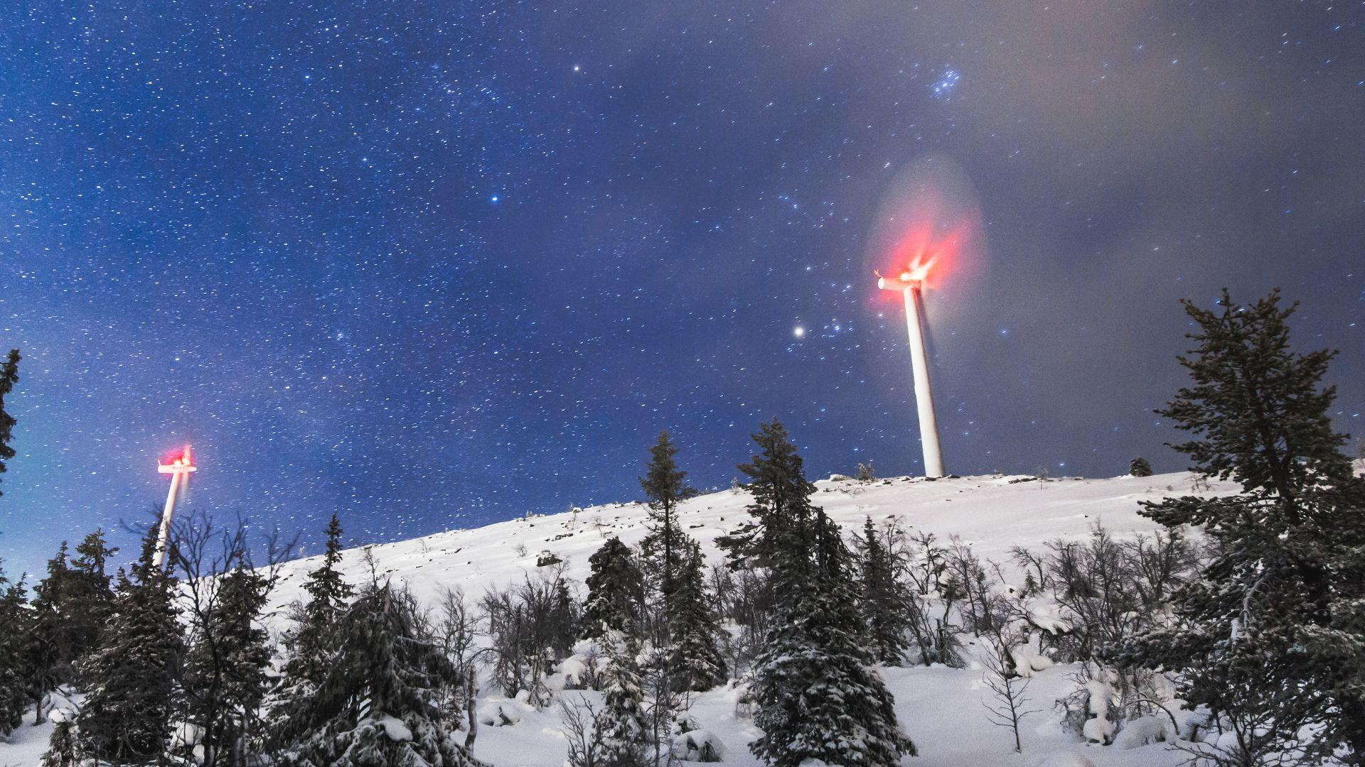 Precision blade heating on wind turbines